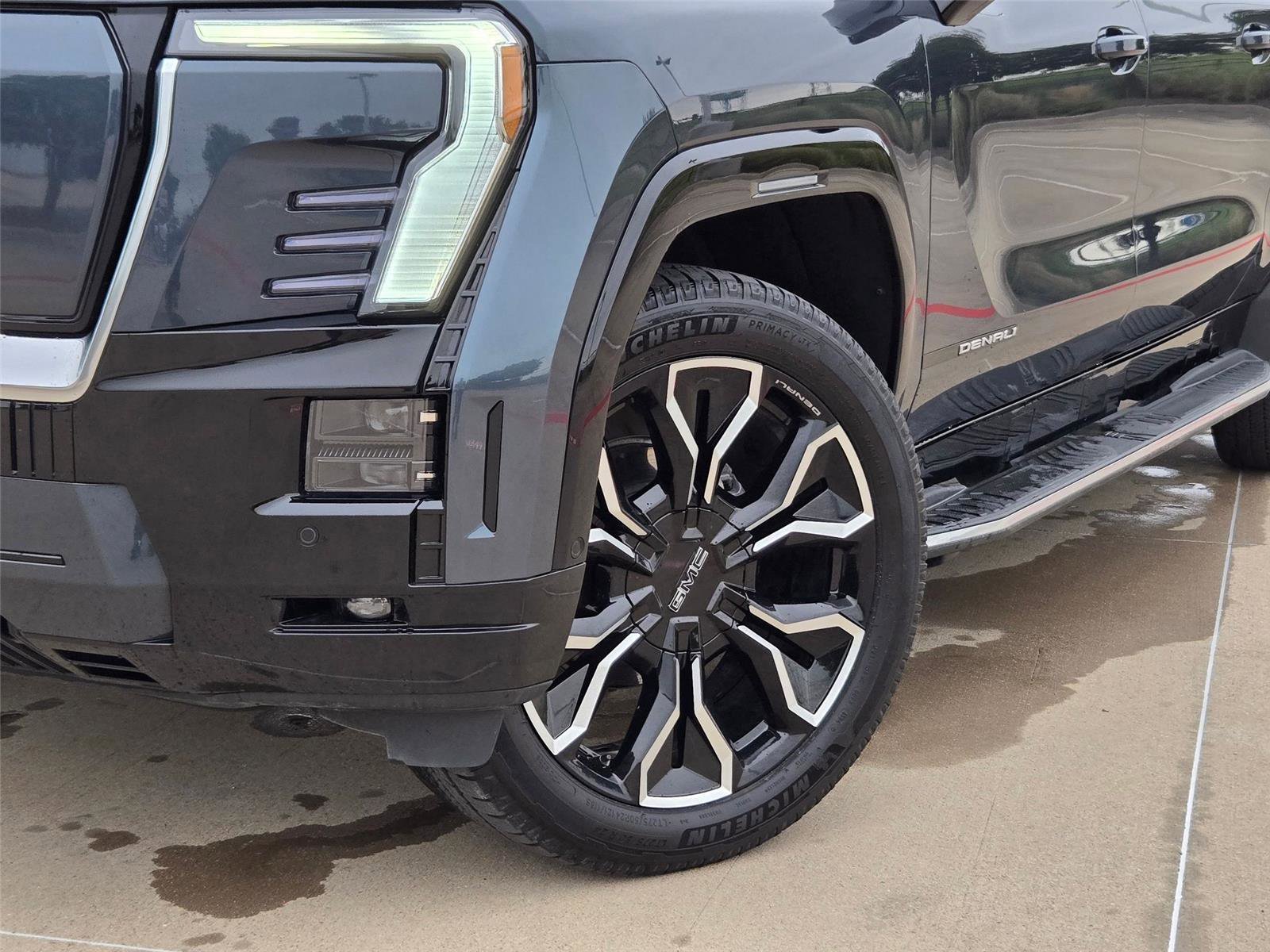 Used 2025 GMC Sierra EV Denali AWD/4WD image 7