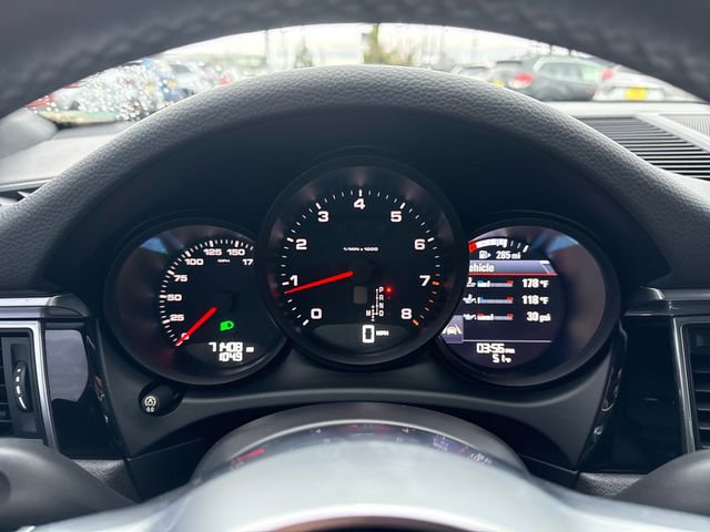 Used 2018 Porsche Macan Sport Edition image 40