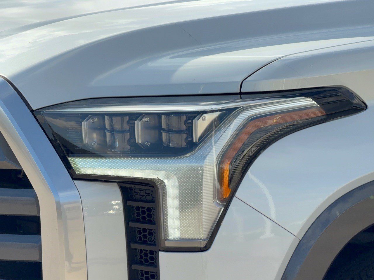 Used 2023 Toyota Tundra Limited AWD/4WD image 12