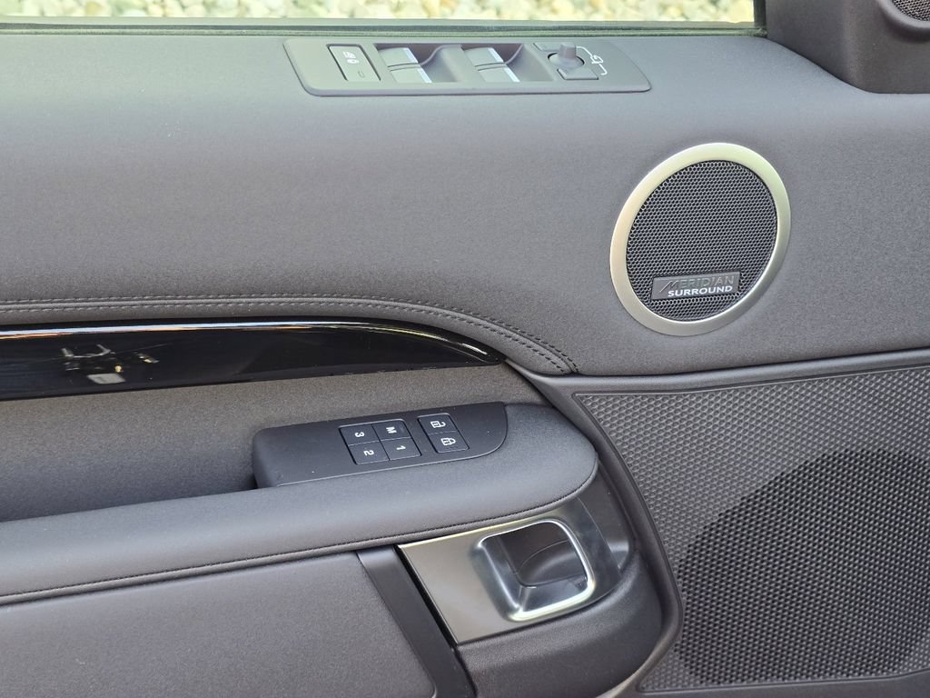 New 2026 Land Rover Discovery S AWD/4WD image 37
