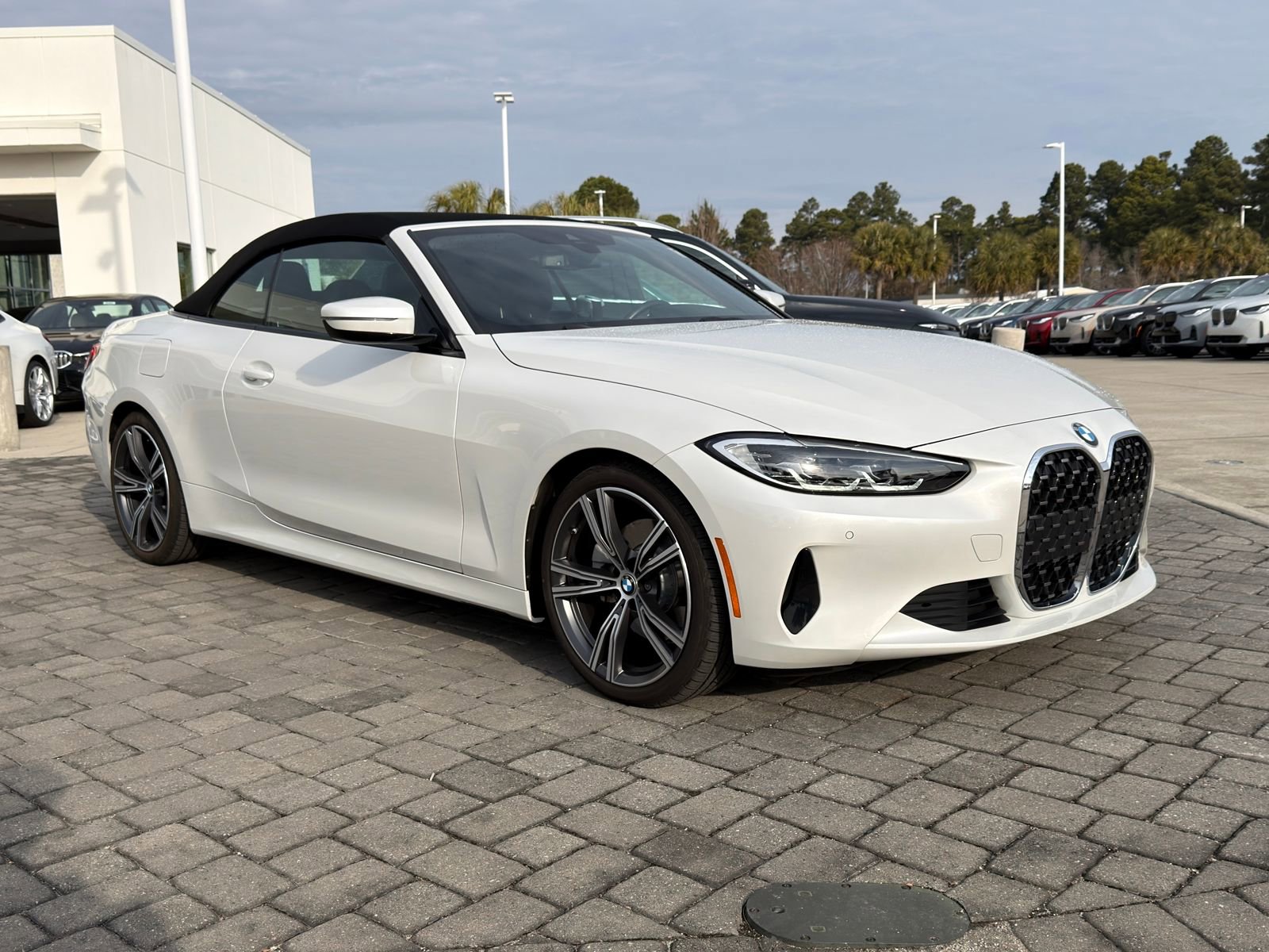 Certified 2023 BMW 430i Convertible w/ Premium Package image 5
