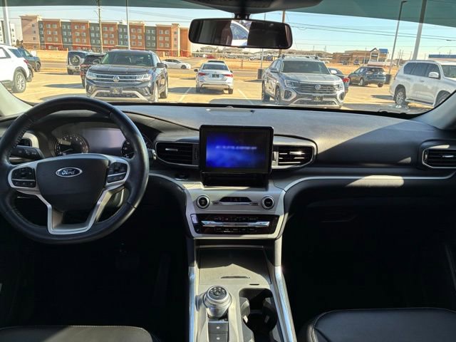 Used 2022 Ford Explorer XLT w/ Equipment Group 202A image 11