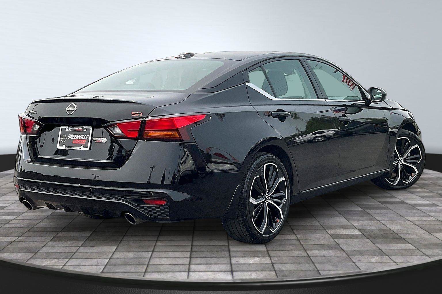Certified 2025 Nissan Altima 2.5 SR FWD image 14