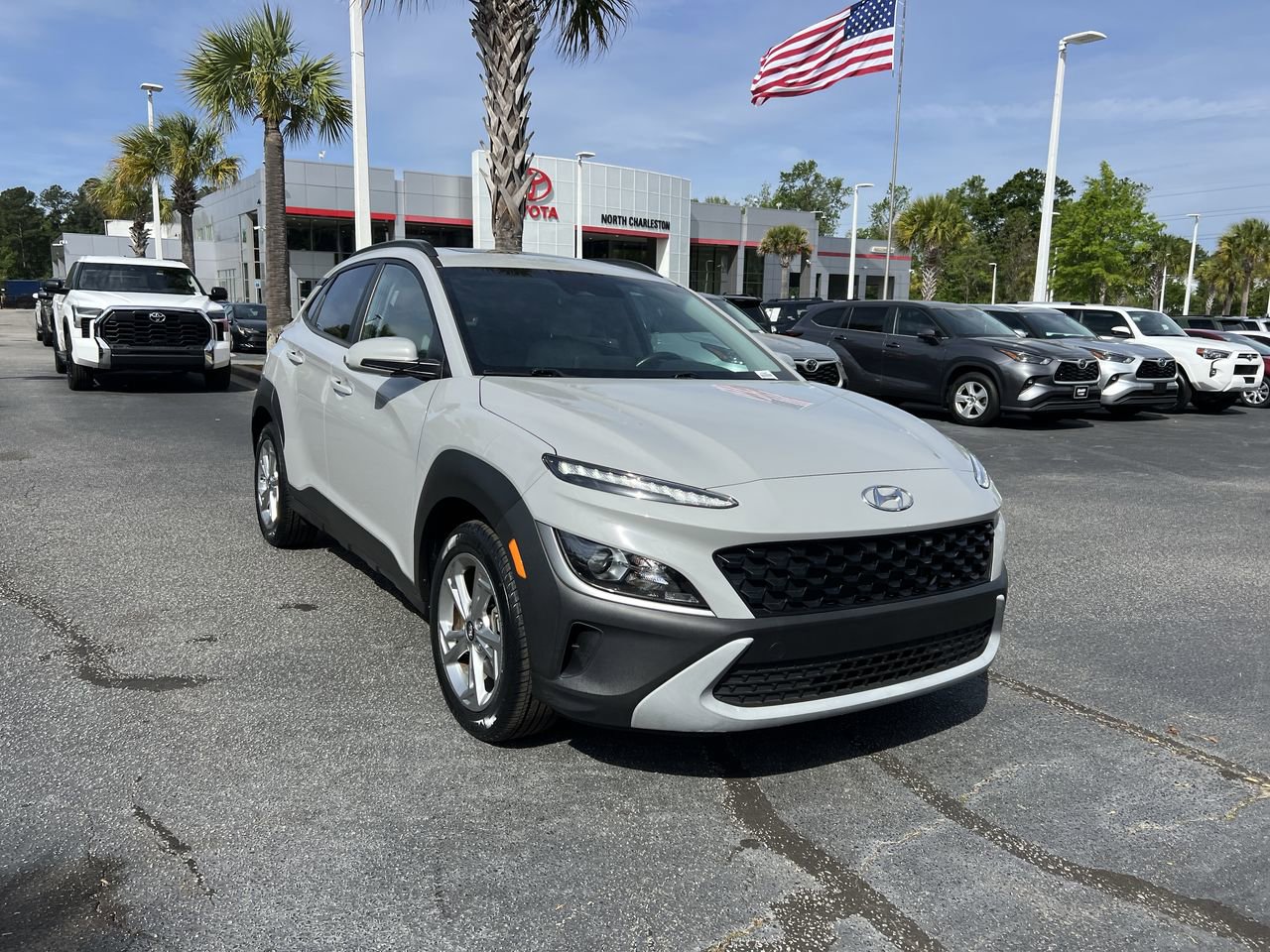 Used 2023 Hyundai Kona SEL w/ Convenience Package AWD/4WD image 2