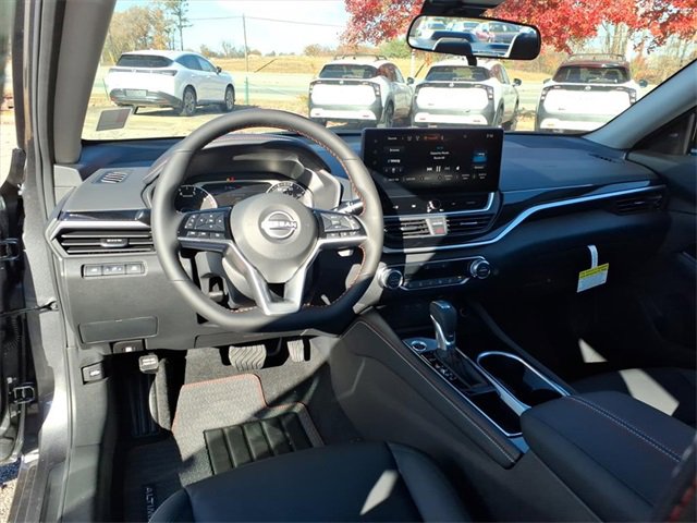 New 2025 Nissan Altima 2.5 SR image 10