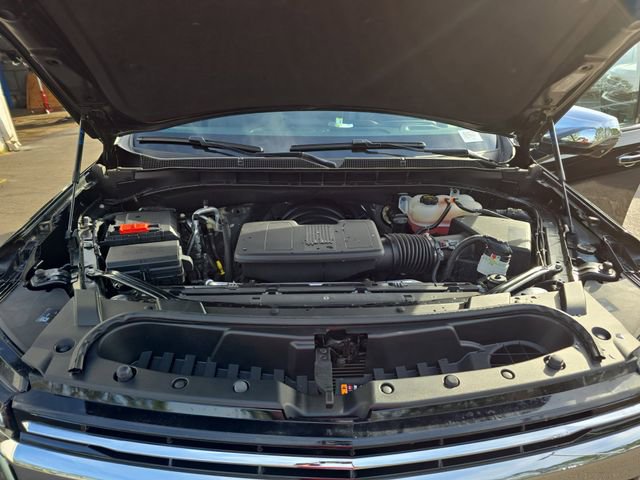 Used 2025 Chevrolet Suburban Premier image 31