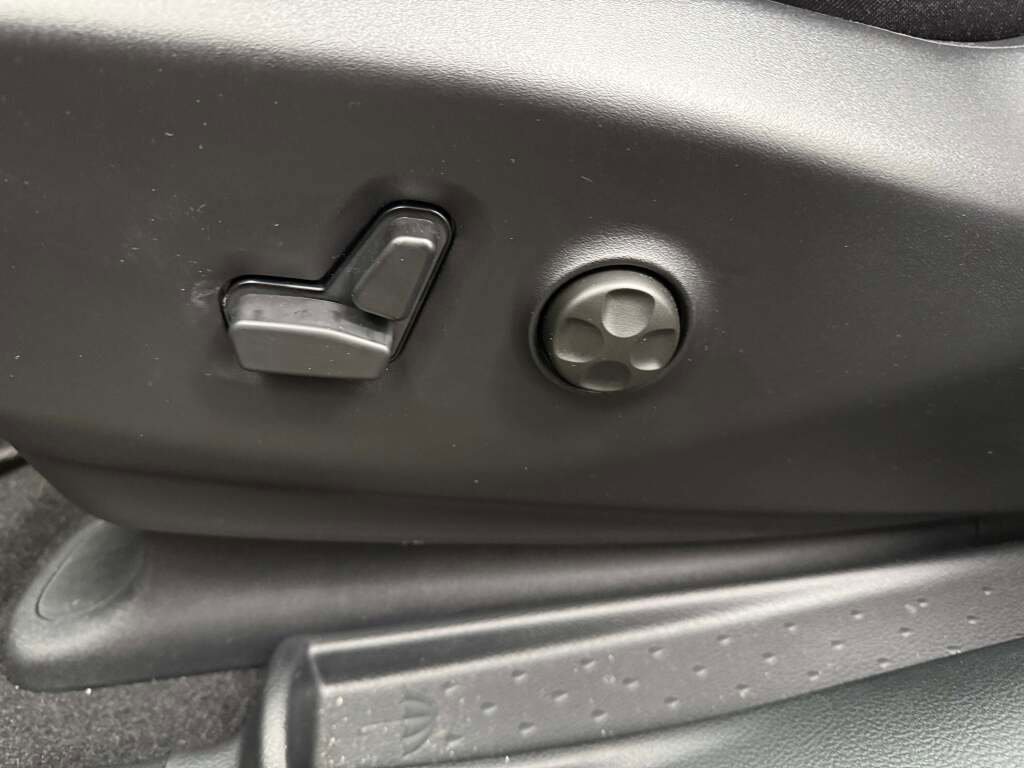 New 2026 Chrysler Voyager LX image 29