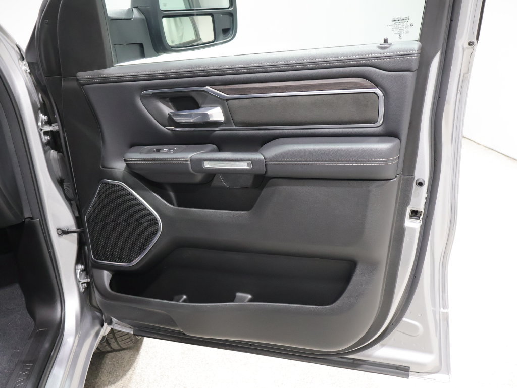 Used 2025 RAM 1500 Laramie w/ Sport Appearance Package AWD/4WD image 23
