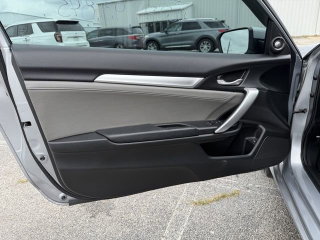 Used 2018 Honda Civic Touring image 11