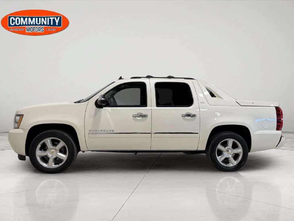 Used 2012 Chevrolet Avalanche LTZ AWD/4WD image 3