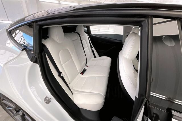 Used 2021 Tesla Model 3 Standard Range Plus RWD image 18