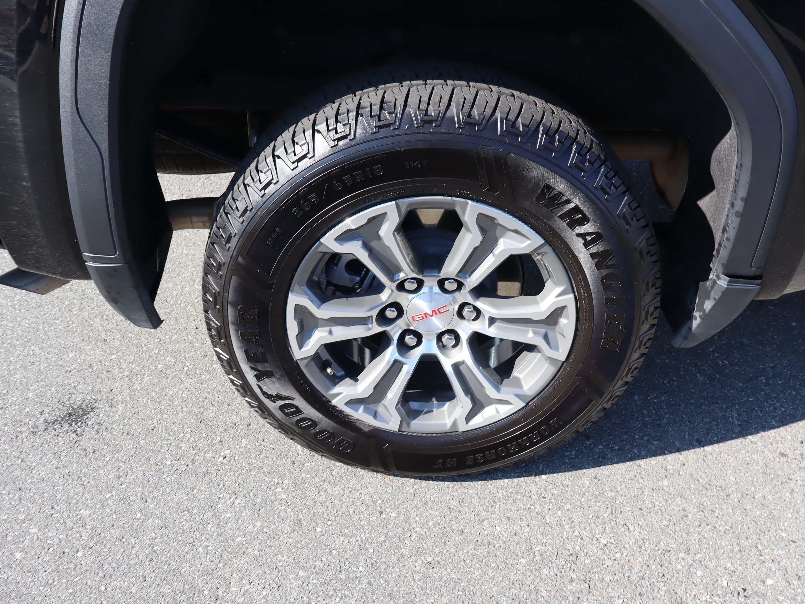 Used 2025 GMC Sierra 1500 SLT AWD/4WD image 37