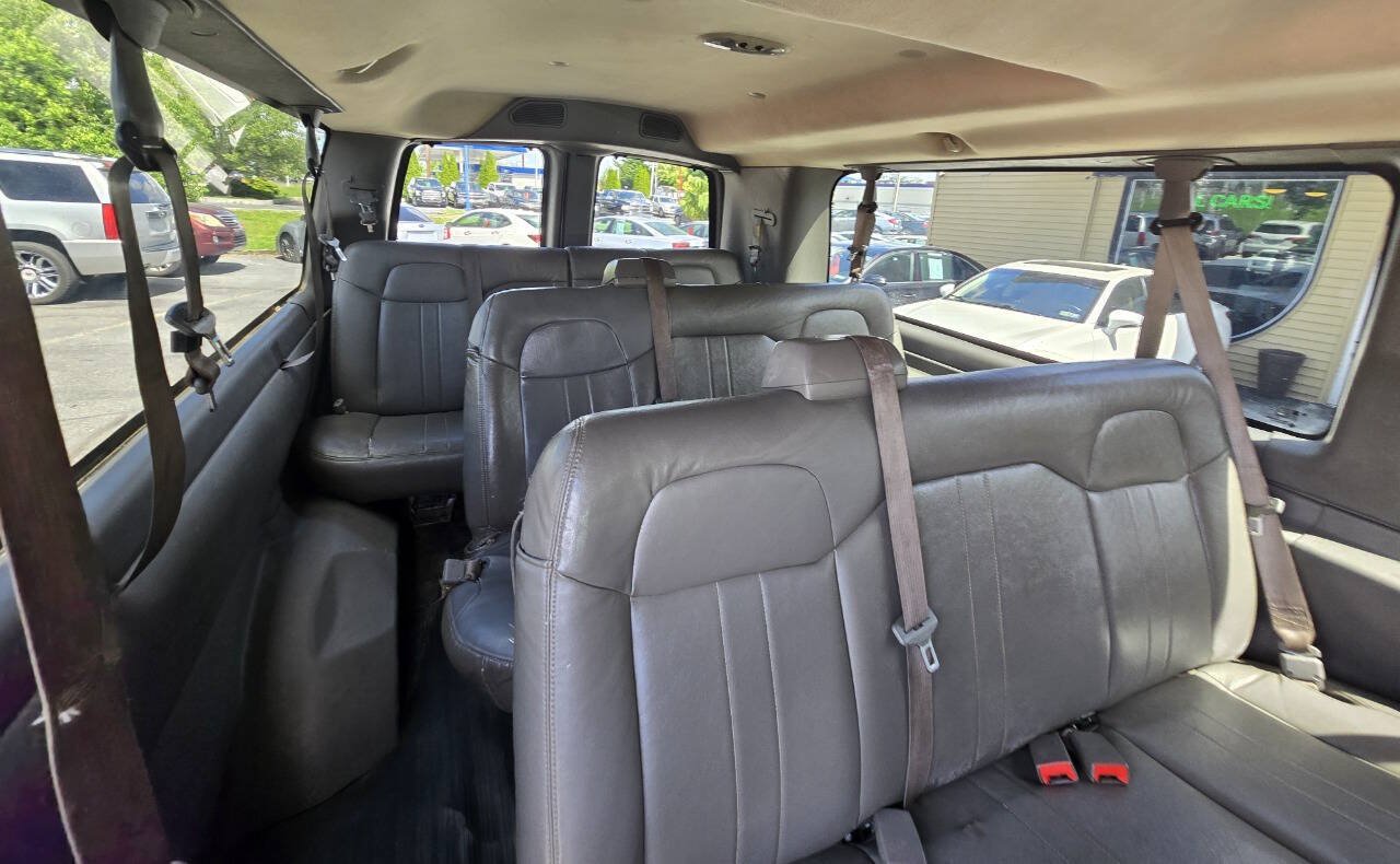 Used 2012 Chevrolet Express 3500 LS RWD image 18