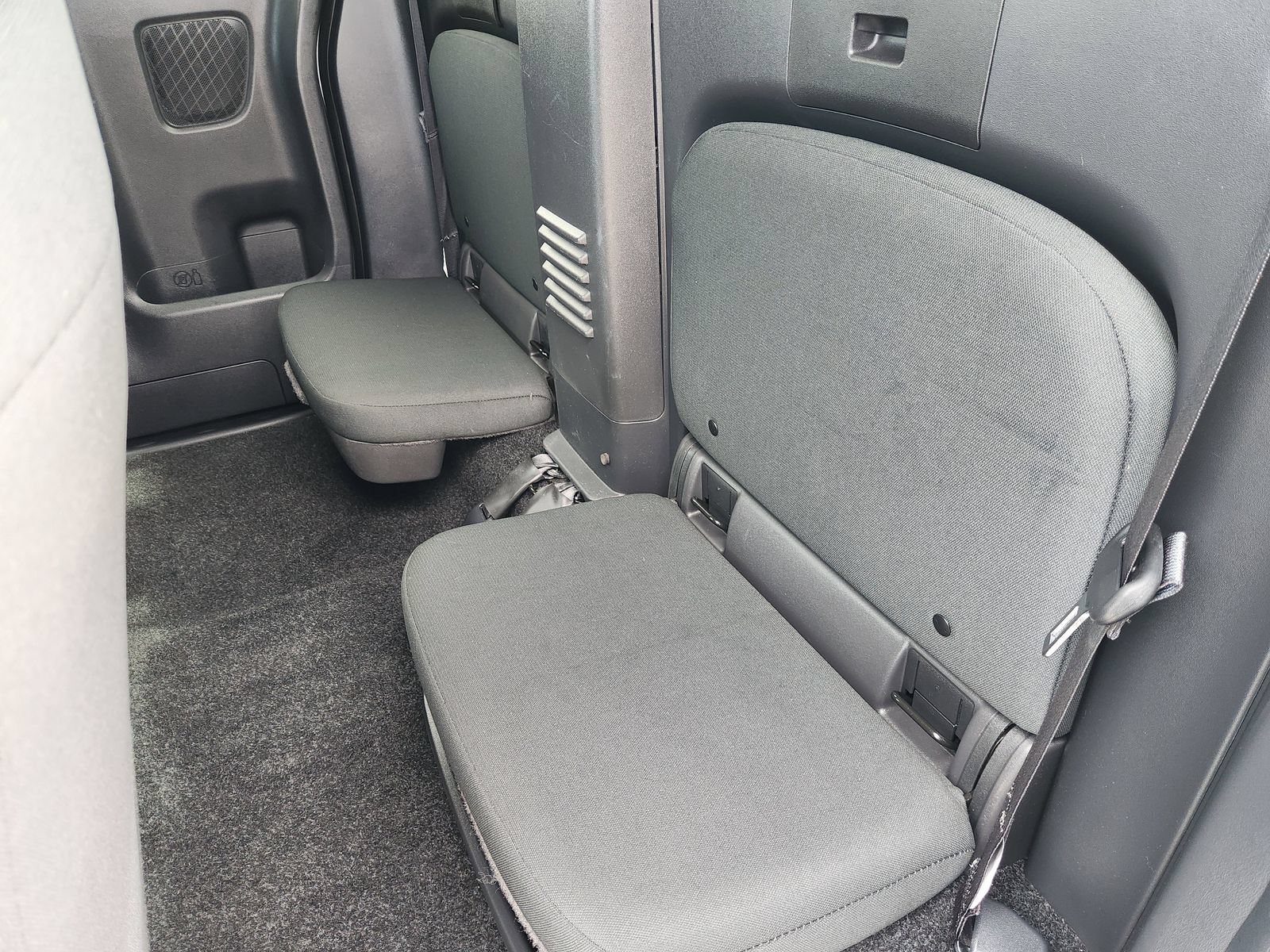 Used 2025 Nissan Frontier SV RWD image 33