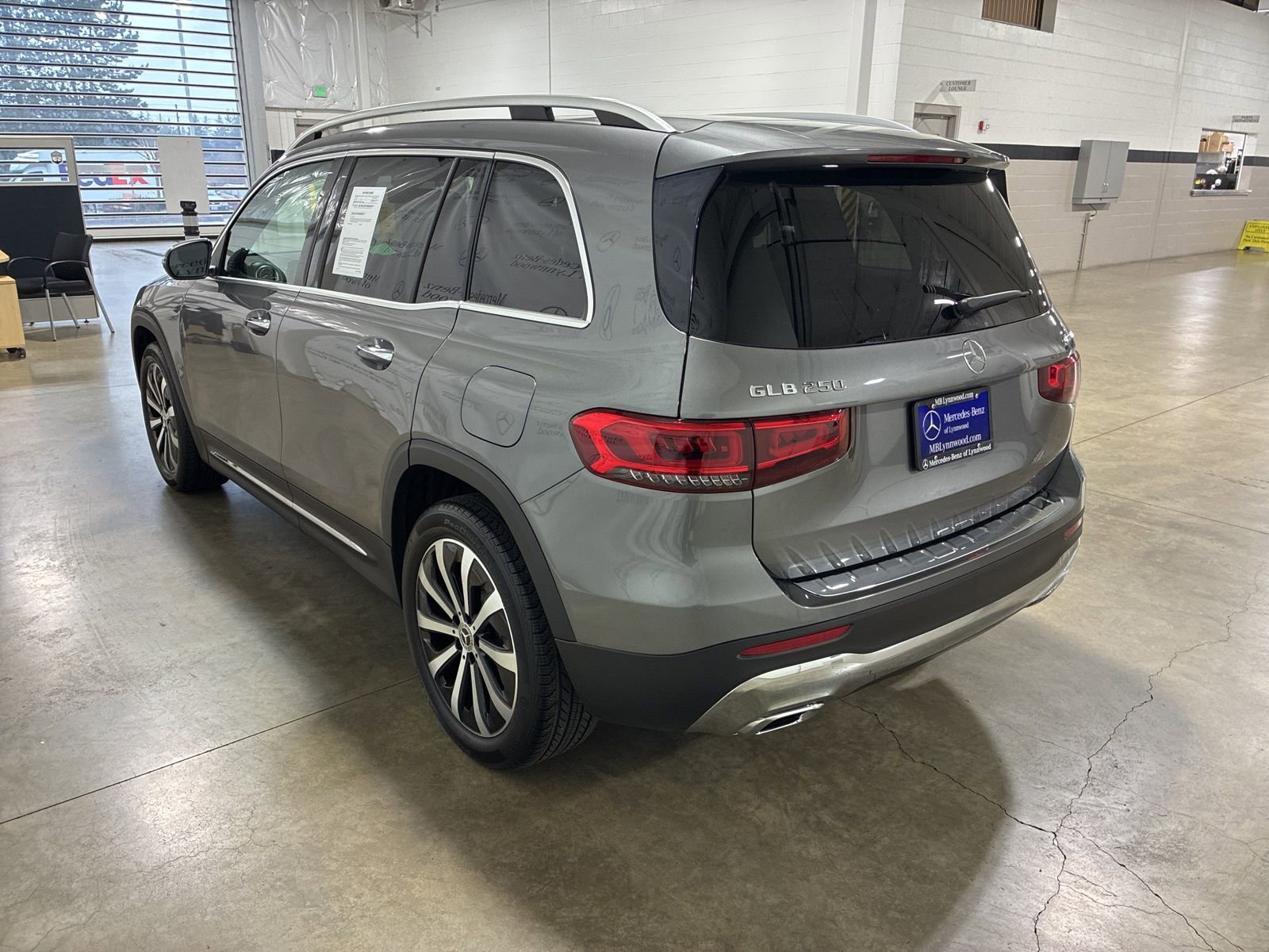 Used 2022 Mercedes-Benz GLB 250 4MATIC image 7