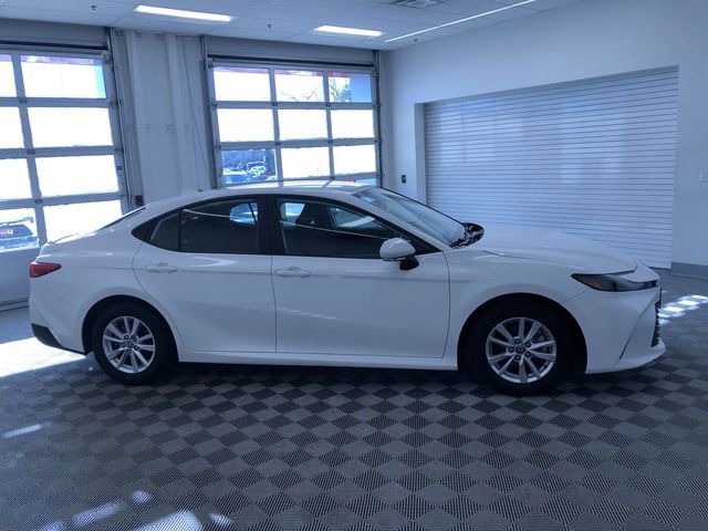 Used 2025 Toyota Camry LE image 35