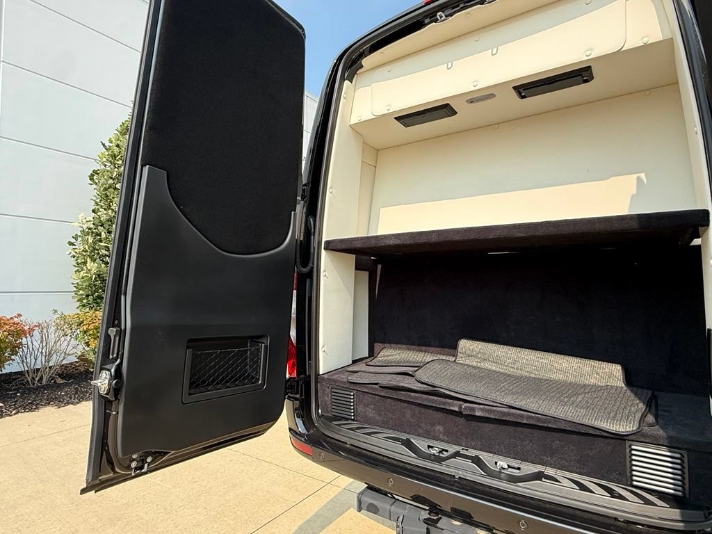 Used 2023 Mercedes-Benz Sprinter 3500 image 12