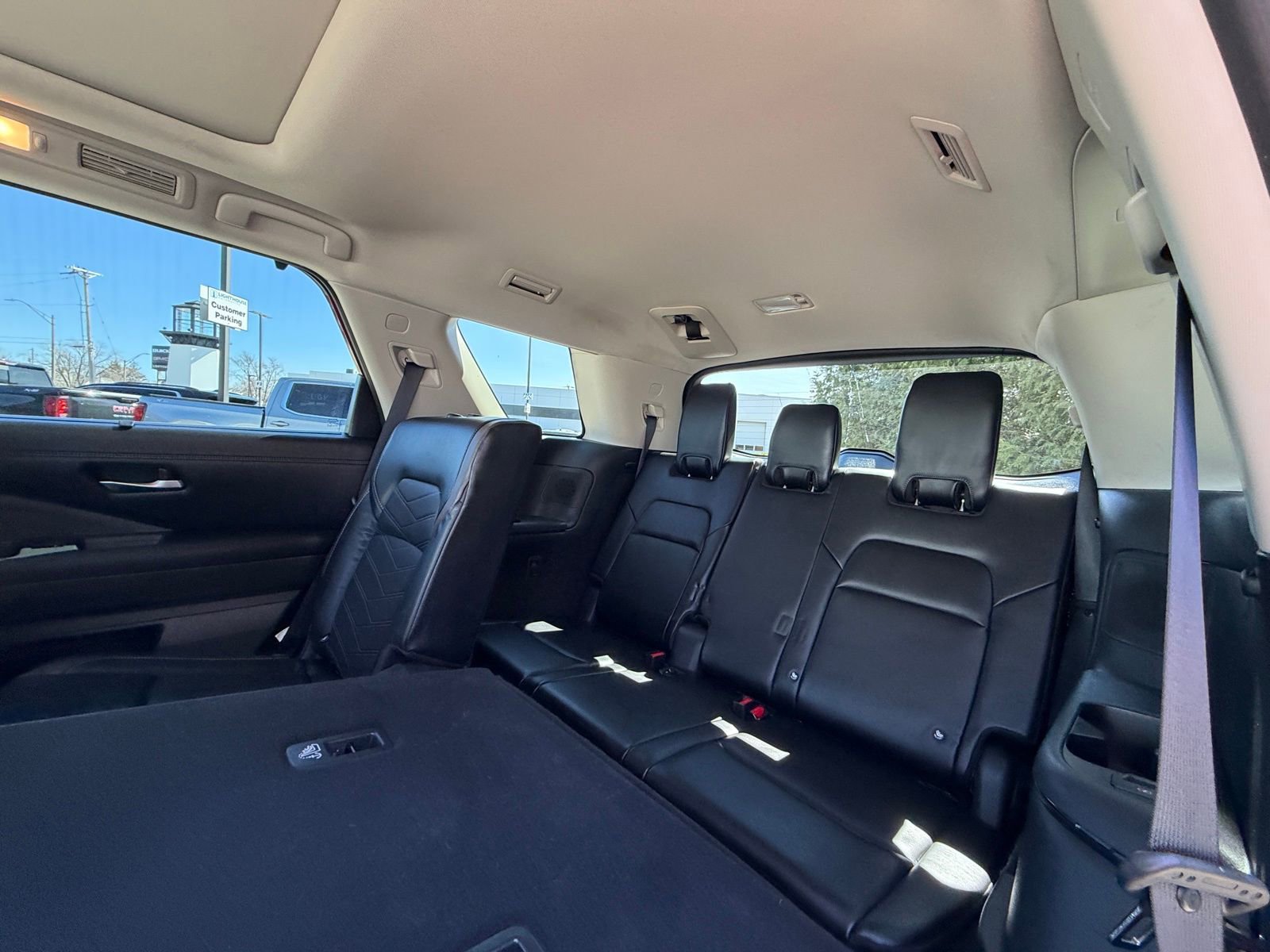 Used 2023 Nissan Pathfinder Platinum w/ Cargo Package image 26