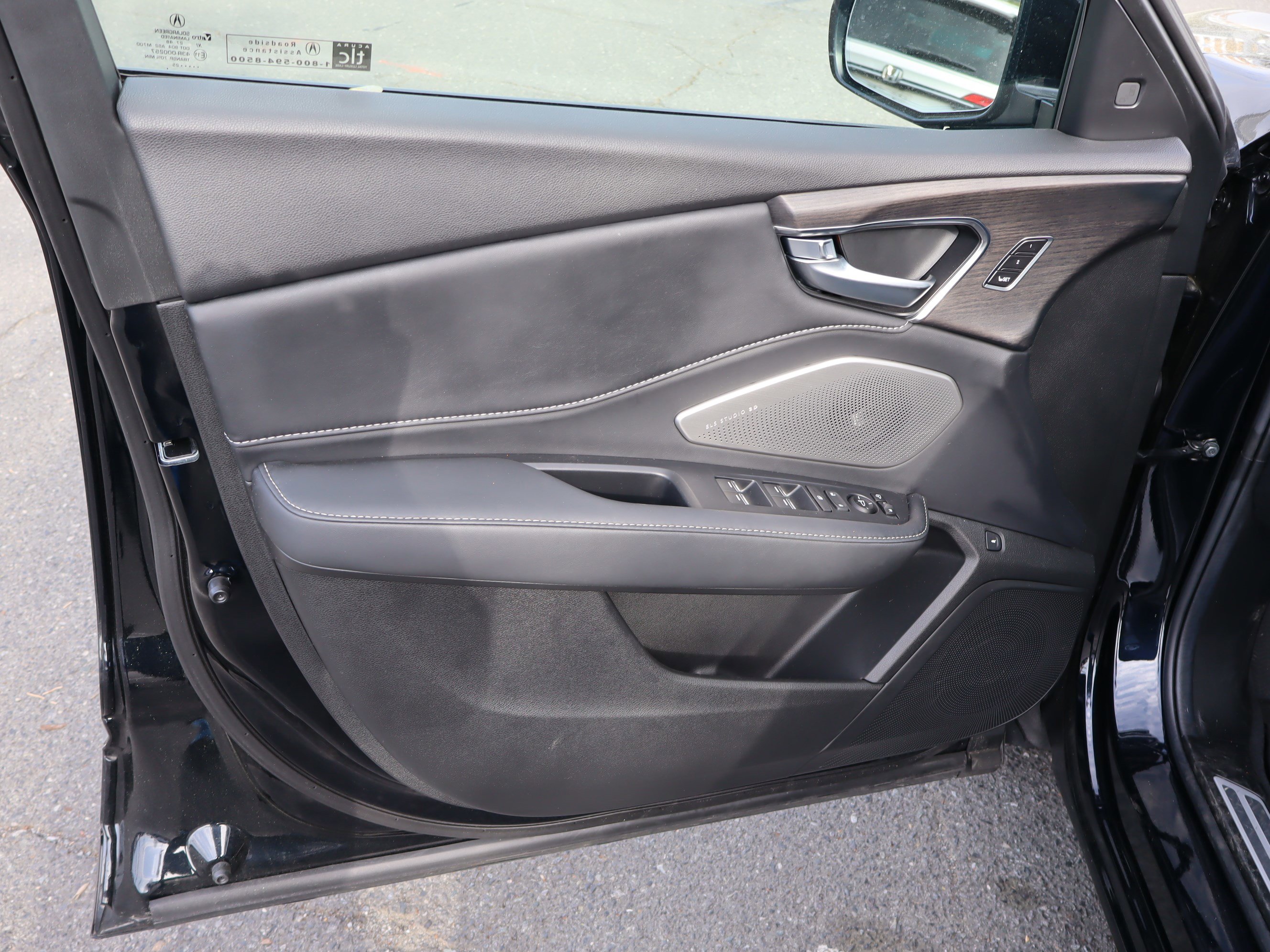 Used 2025 Acura RDX SH-AWD w/ Advance Package image 15