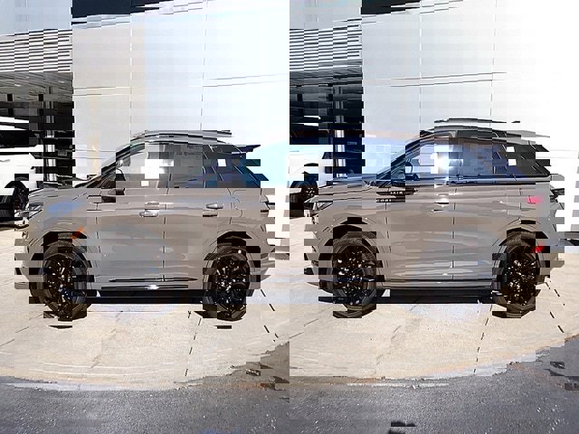 New 2025 Lincoln Corsair AWD w/ Equipment Group 101A image 2