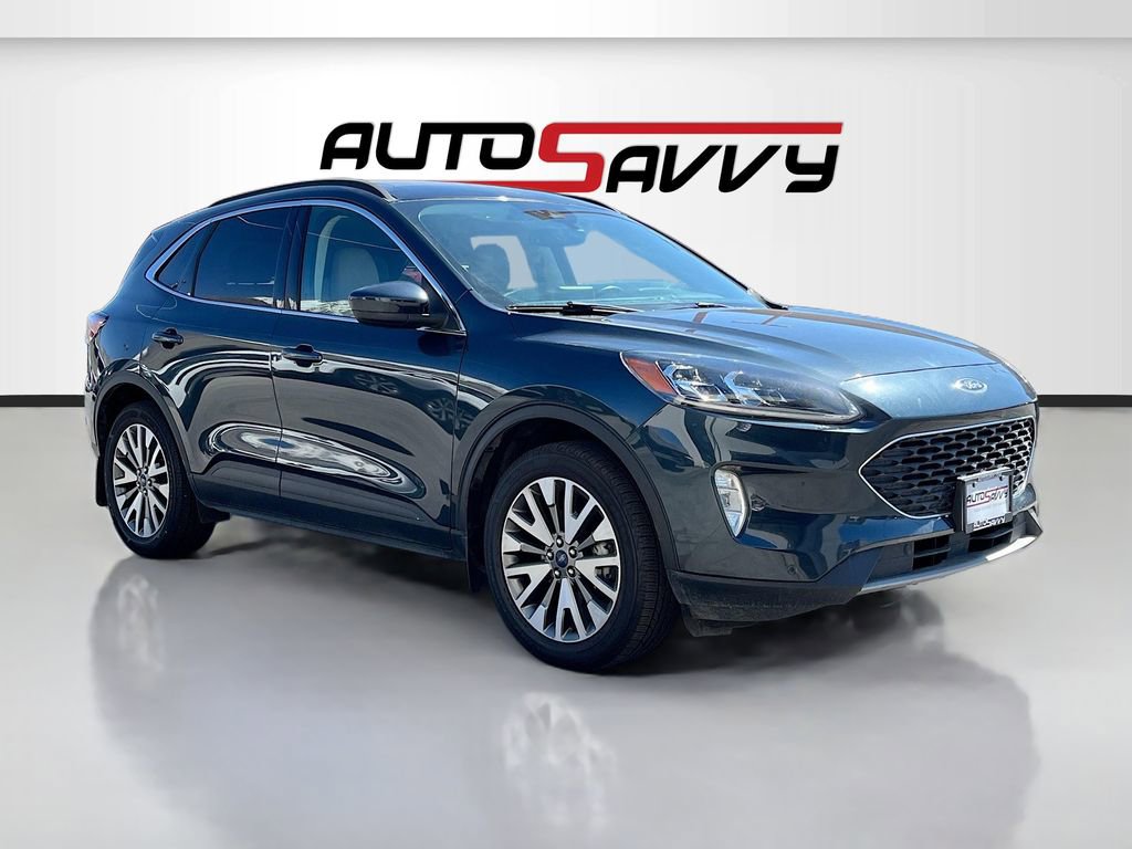 Used 2022 Ford Escape Titanium w/ Class II Trailer Tow Package image 1