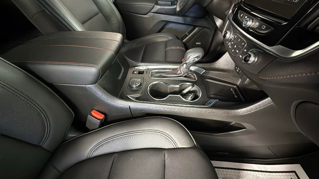 Used 2023 Chevrolet Traverse RS image 35