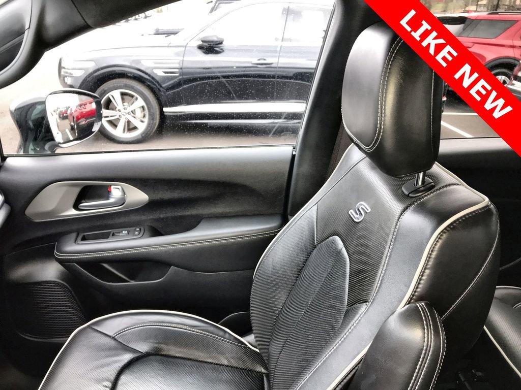 Used 2023 Chrysler Pacifica Limited w/ S Appearance Package image 25