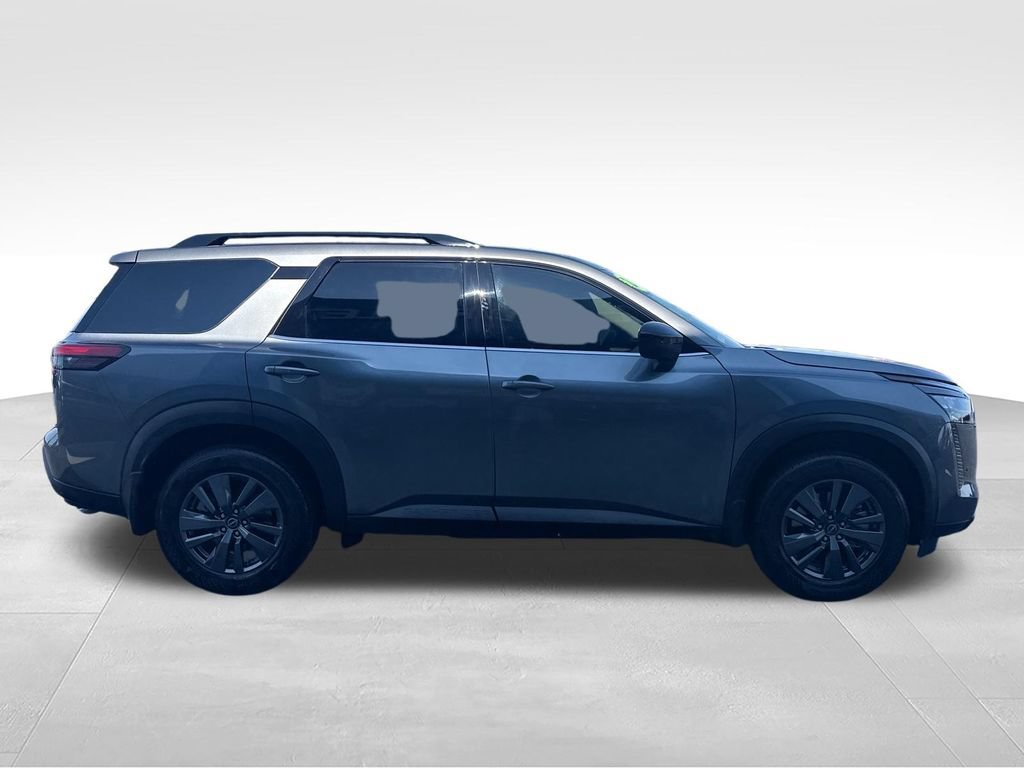Used 2026 Nissan Pathfinder SV w/ SV Premium Package FWD image 7