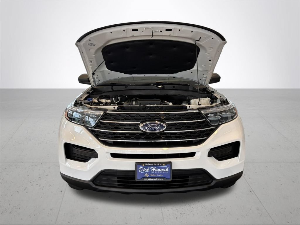Used 2024 Ford Explorer XLT AWD/4WD image 4
