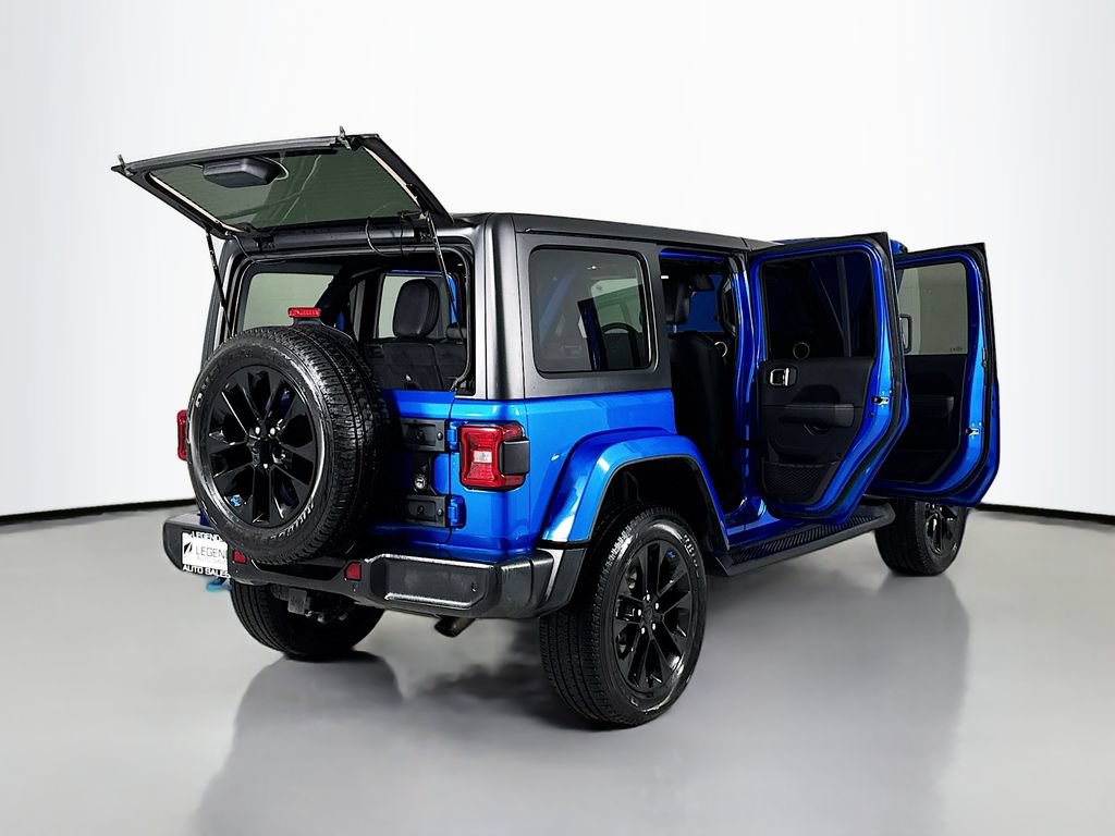 Used 2023 Jeep Wrangler Unlimited Sahara w/ Cold Weather Group AWD/4WD image 27