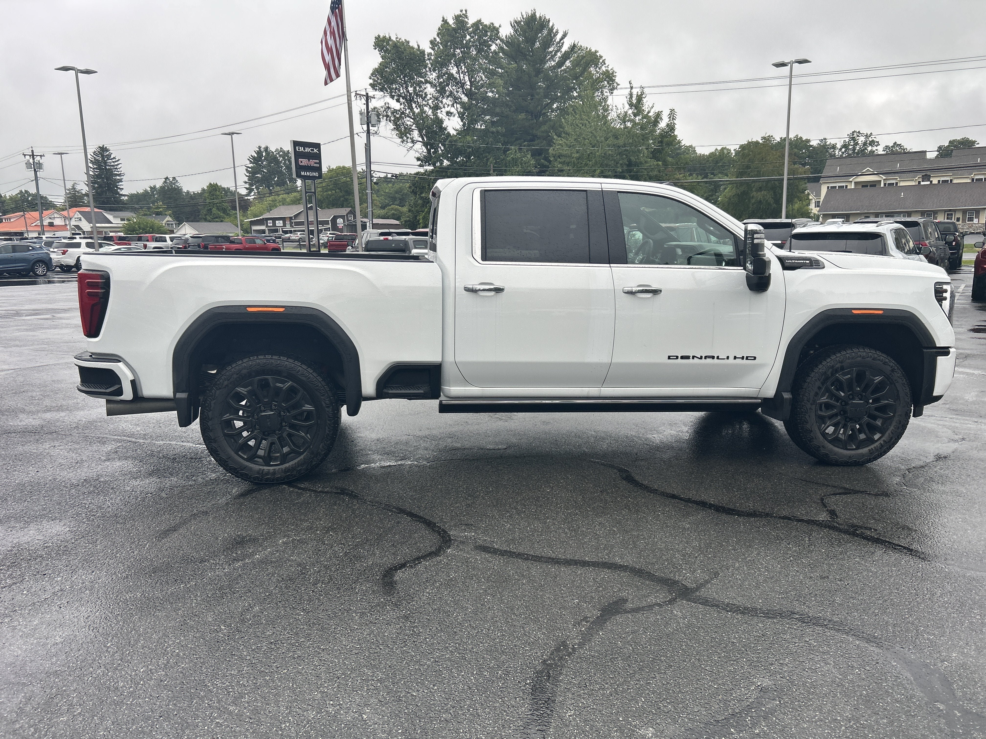 New 2026 GMC Sierra 2500 Denali Ultimate w/ LPO, Black Badging Package AWD/4WD image 17