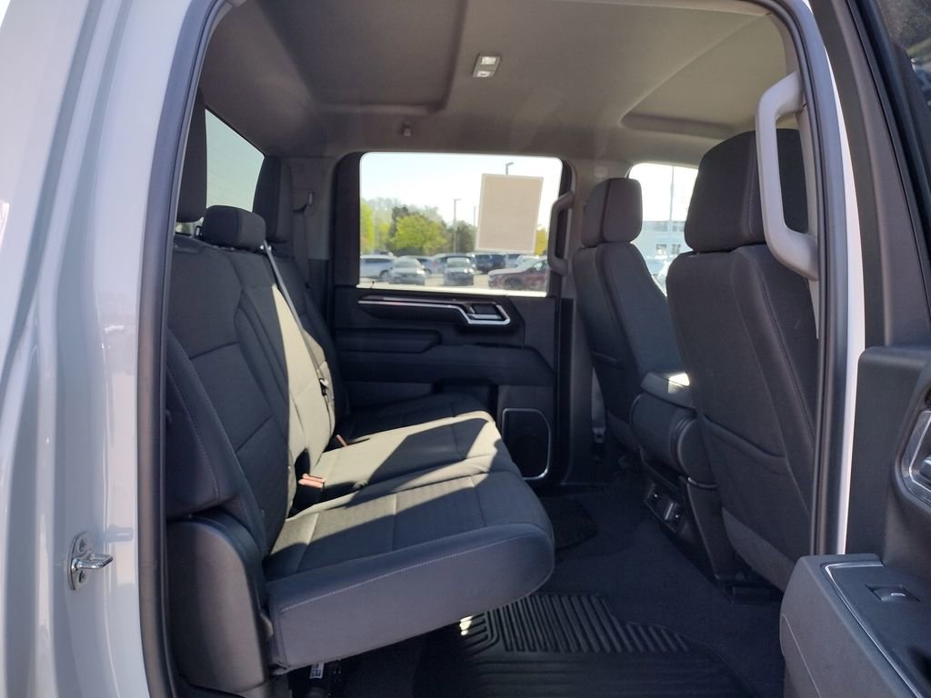 Used 2025 Chevrolet Silverado 2500 LT w/ Convenience Package AWD/4WD image 9