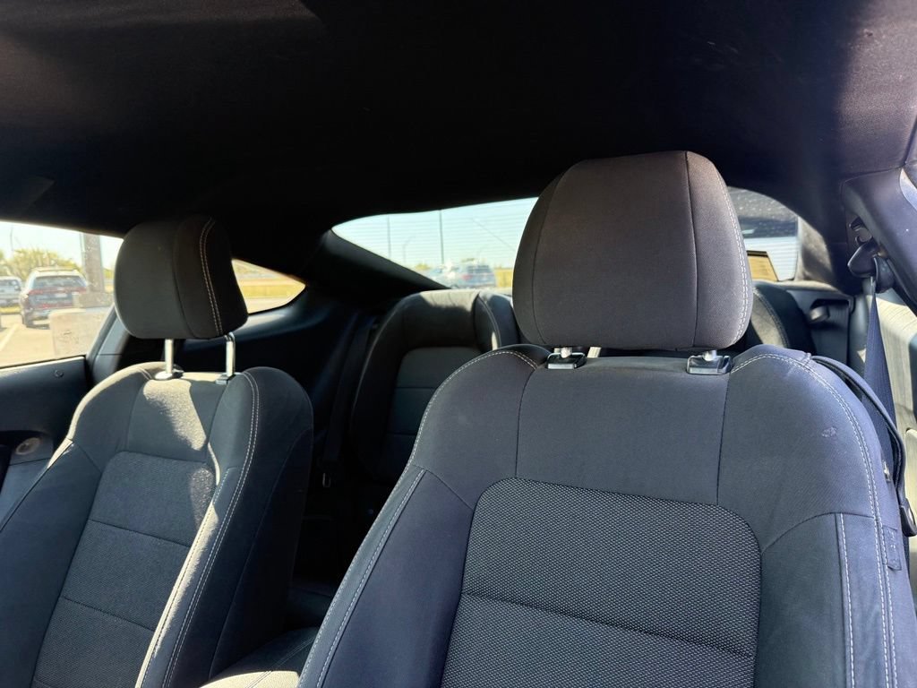 Used 2017 Ford Mustang Coupe RWD image 21