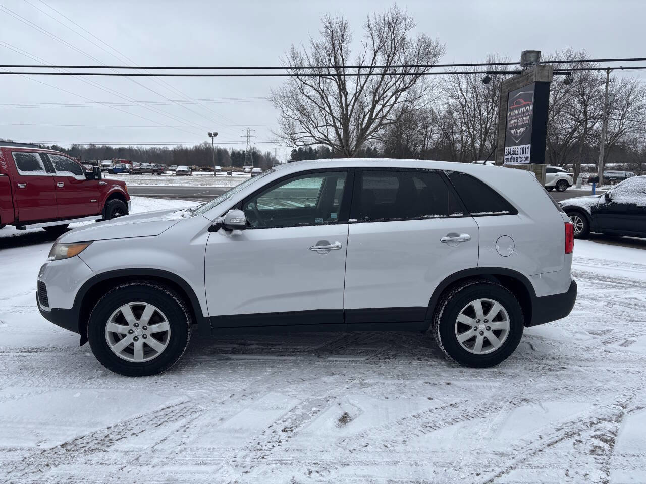 Used 2011 Kia Sorento 2WD image 4