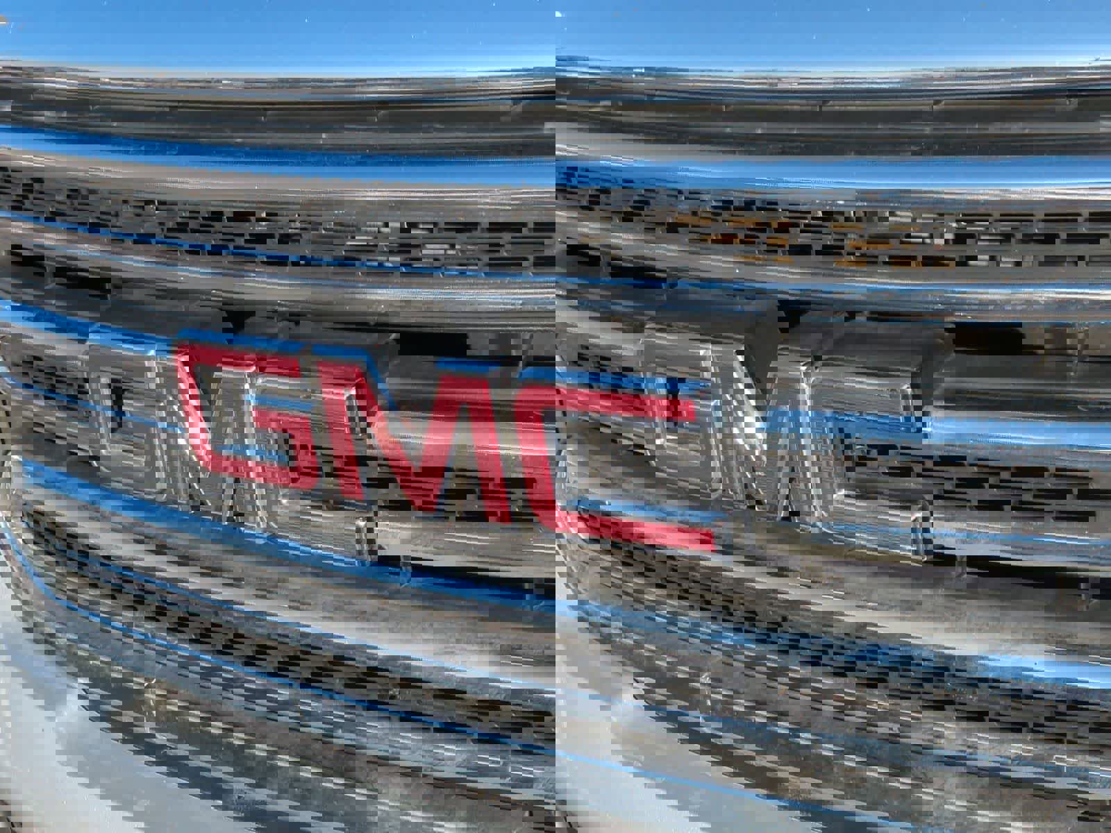 Used 2015 GMC Canyon SLE image 12