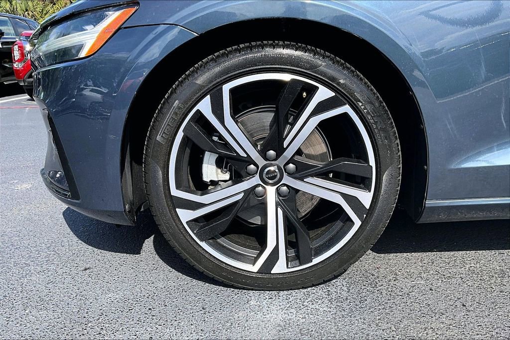 Used 2024 Volvo S60 B5 Core image 32