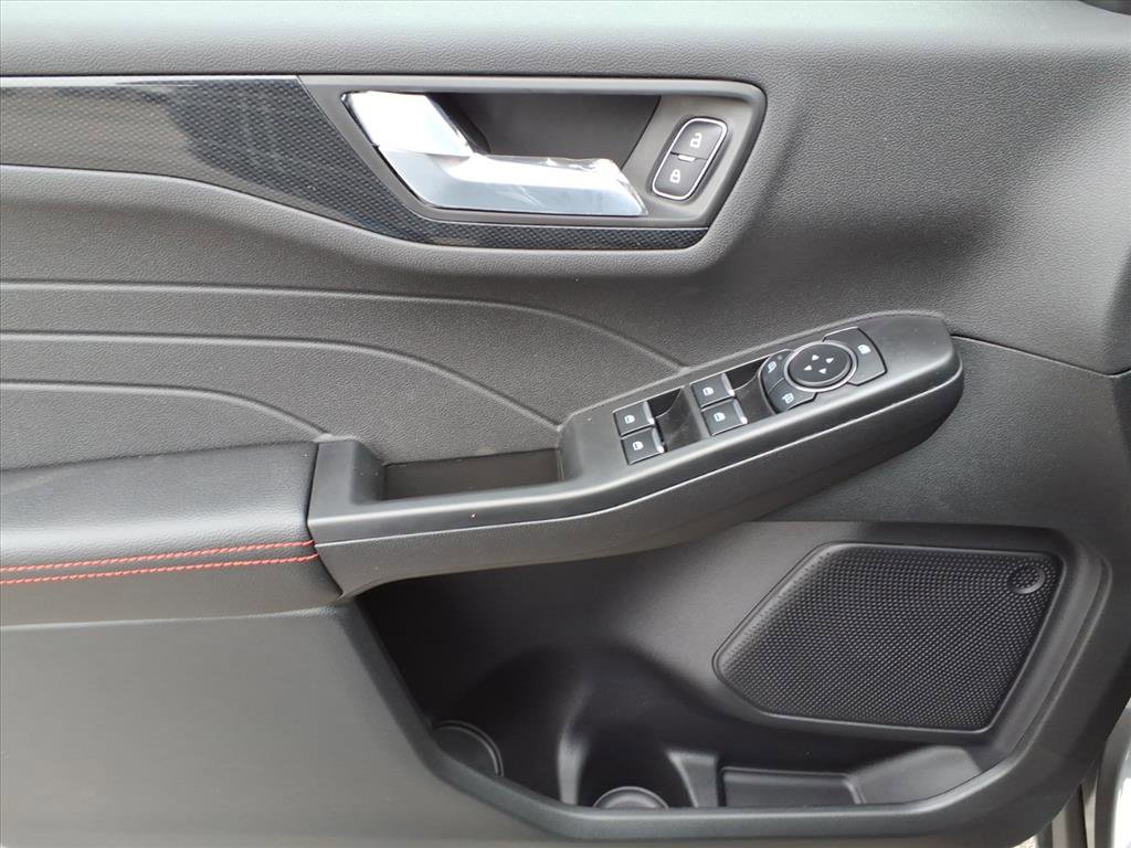 New 2026 Ford Escape ST-Line w/ Cold Weather Package image 13