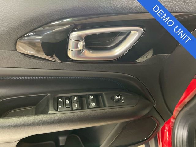 New 2026 Jeep Compass Latitude image 13