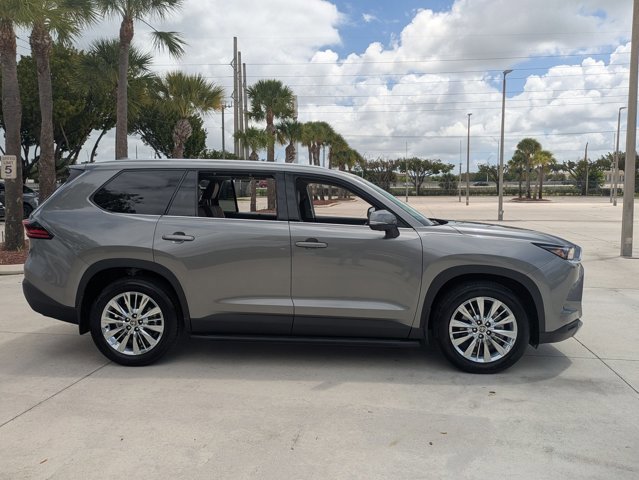 Certified 2025 Toyota Grand Highlander AWD image 4