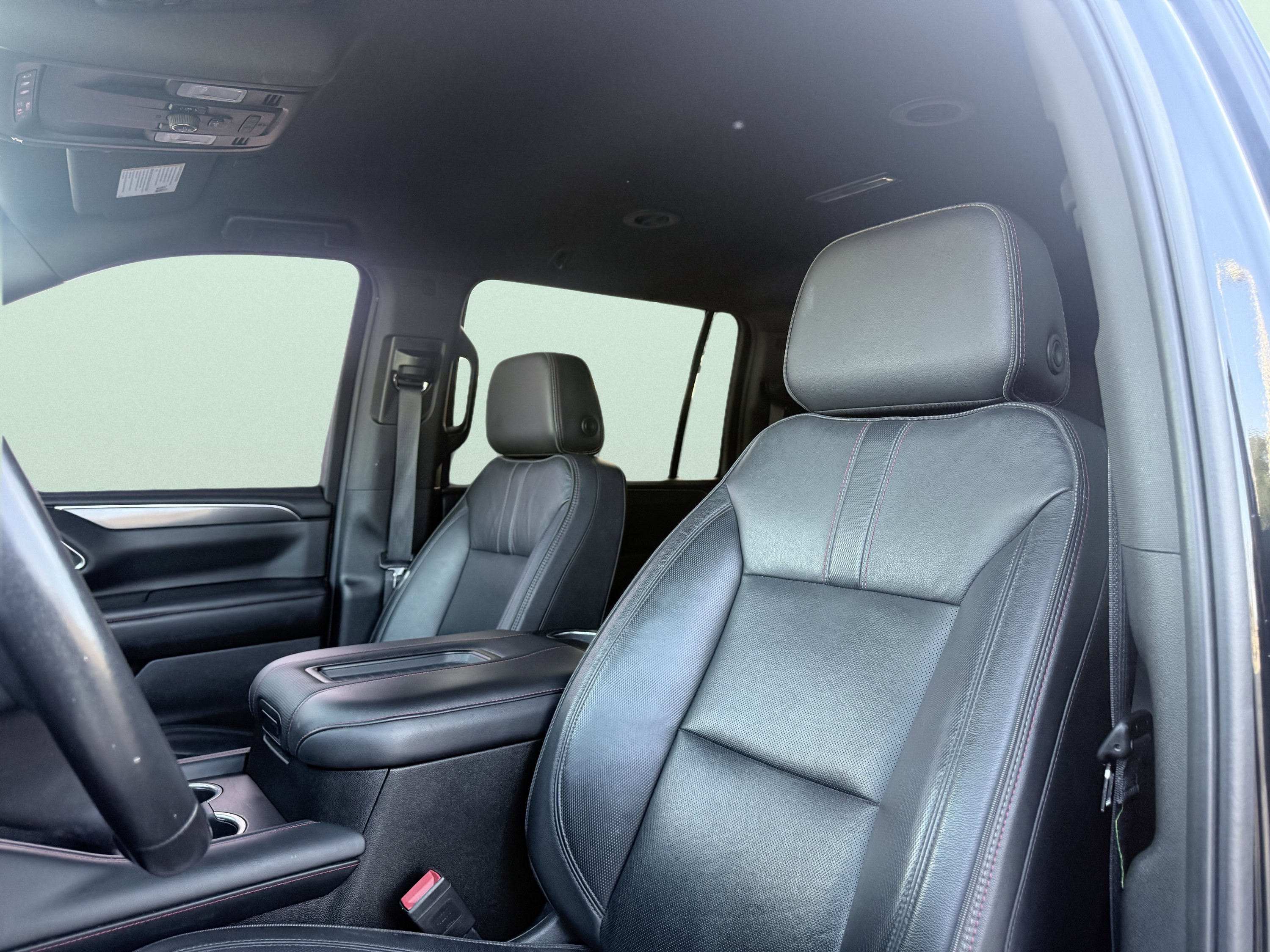 Used 2021 Chevrolet Suburban RST w/ Luxury Package AWD/4WD image 19