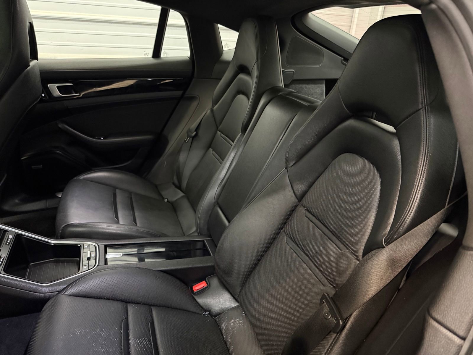 Used 2018 Porsche Panamera 4 image 15