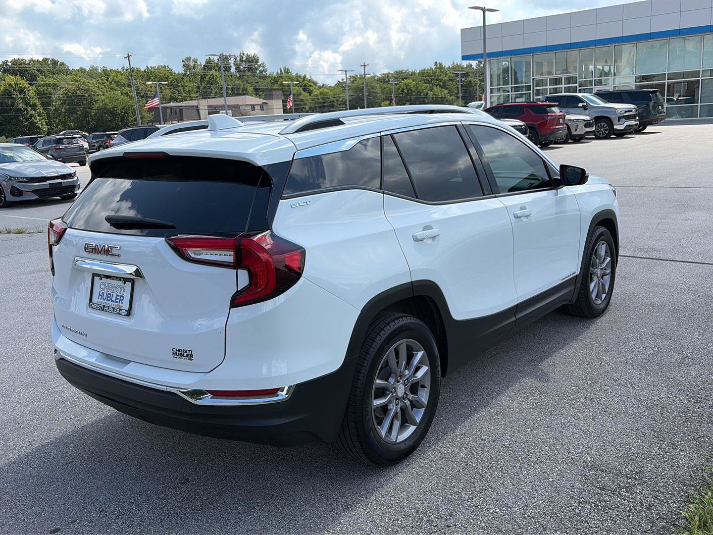 Used 2022 GMC Terrain SLT w/ Infotainment Package II FWD image 5