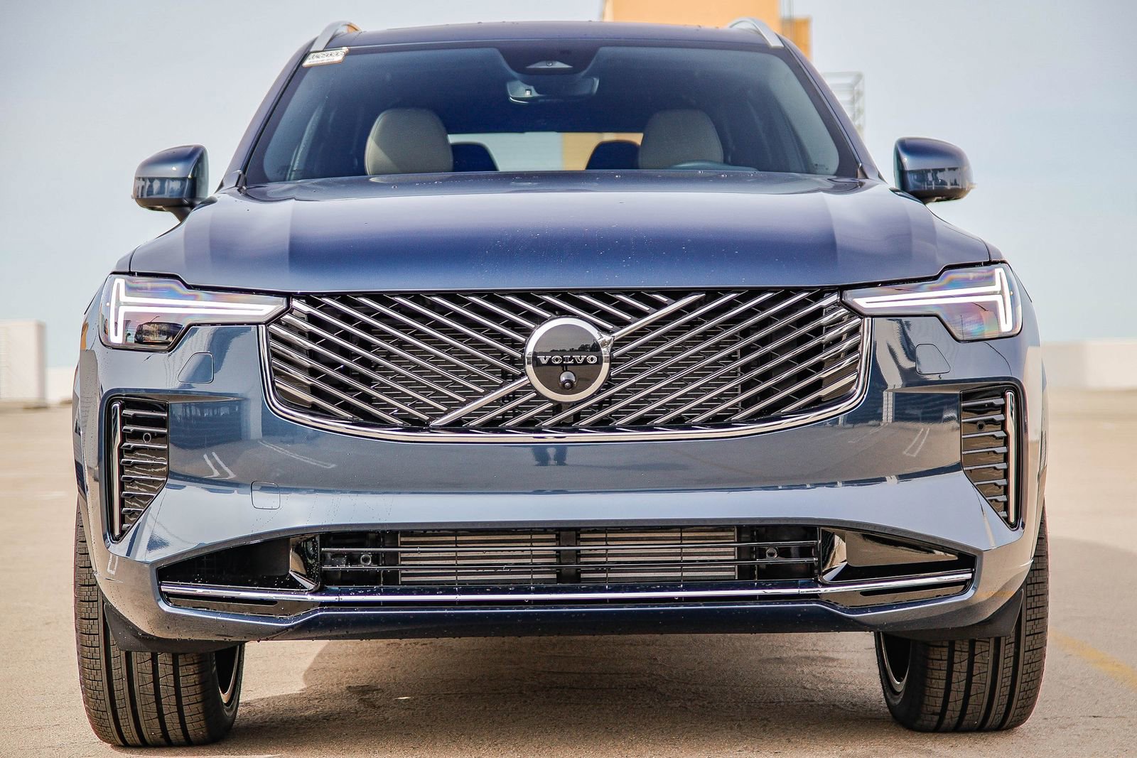 New 2026 Volvo XC90 T8 Ultra w/ Protection Package Premier image 2