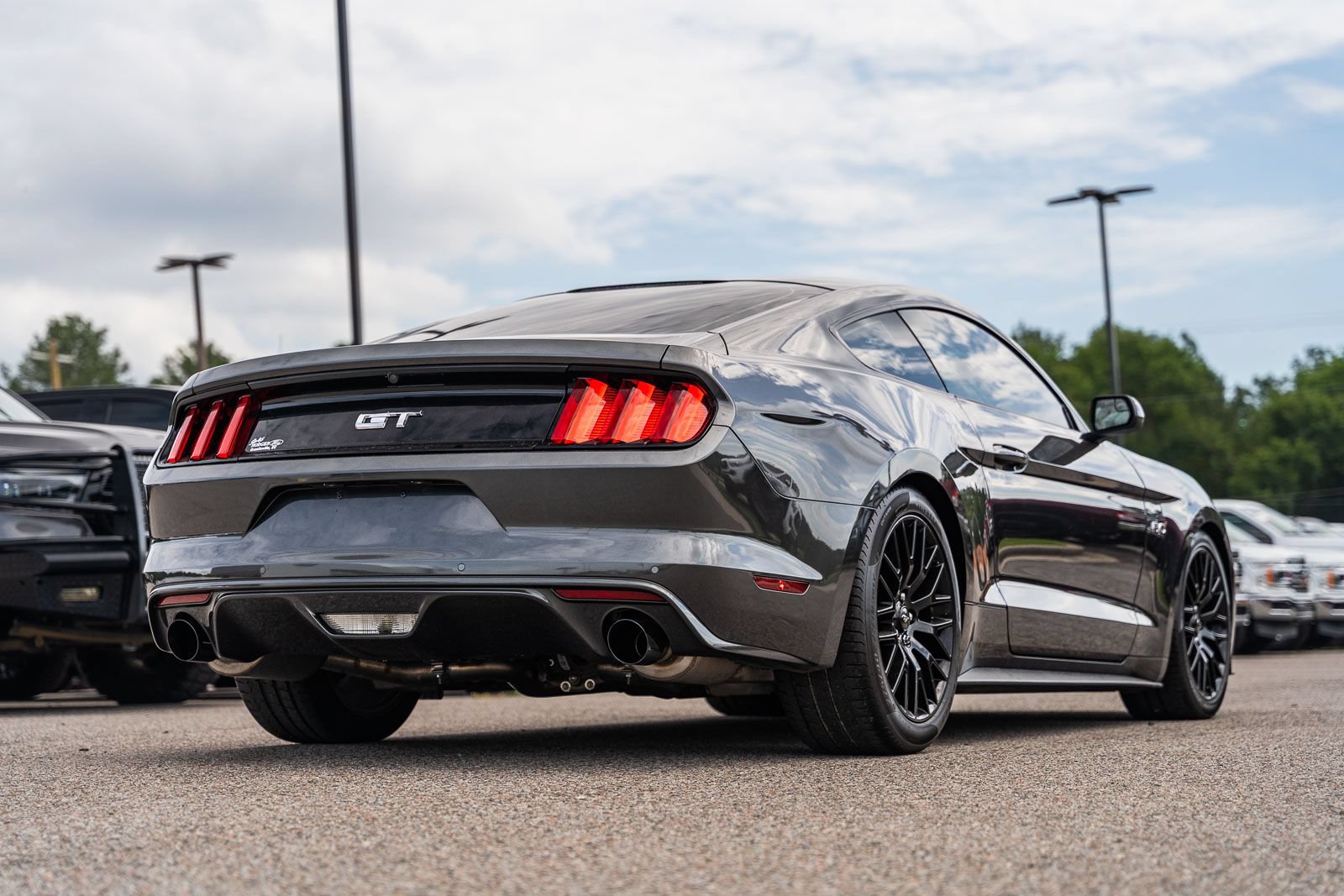 Used 2017 Ford Mustang GT w/ GT Performance Package RWD image 8