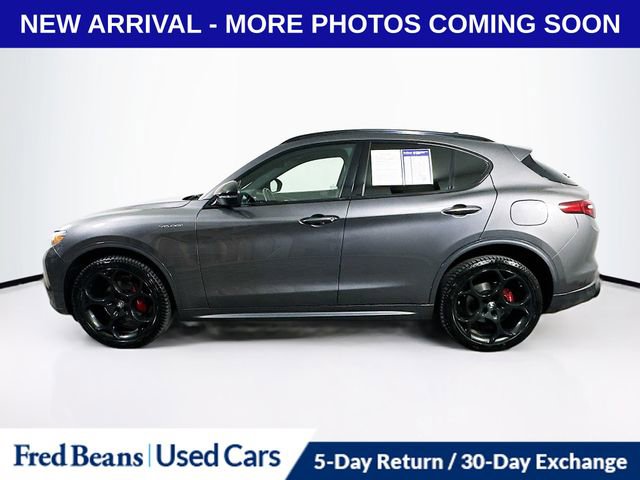 Used 2023 Alfa Romeo Stelvio Veloce image 4