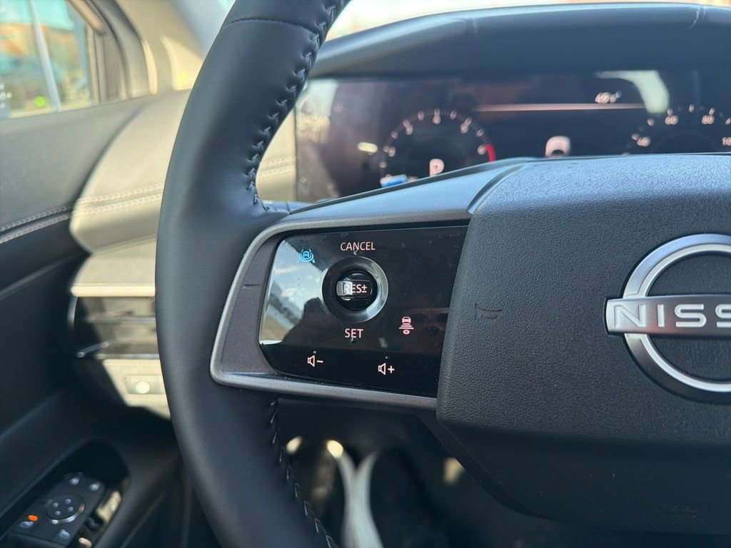 Used 2025 Nissan Murano SV image 34