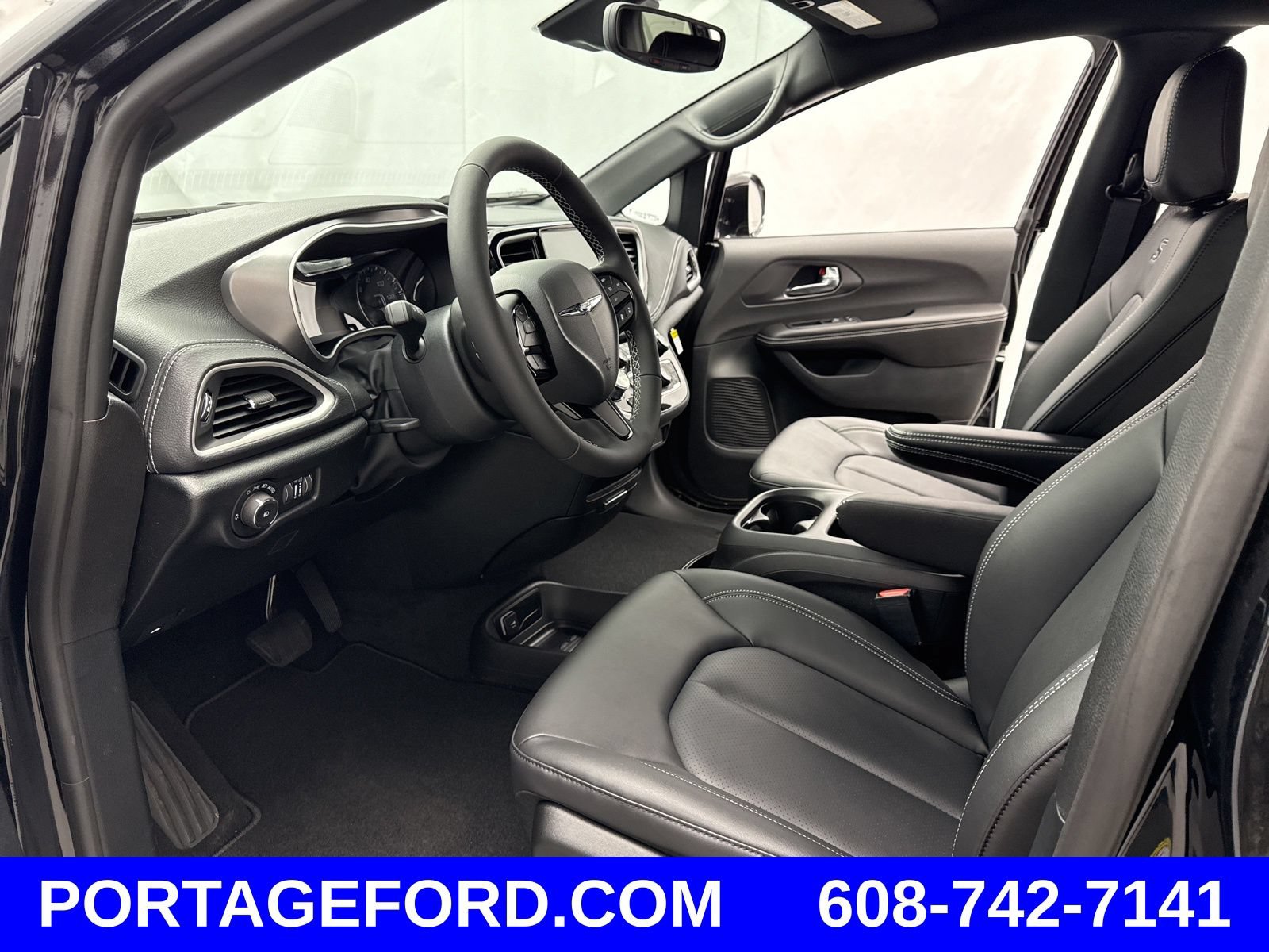 New 2026 Chrysler Pacifica Select w/ S Appearance Package FWD image 11