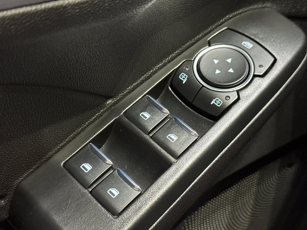 Used 2025 Ford Escape Platinum image 36