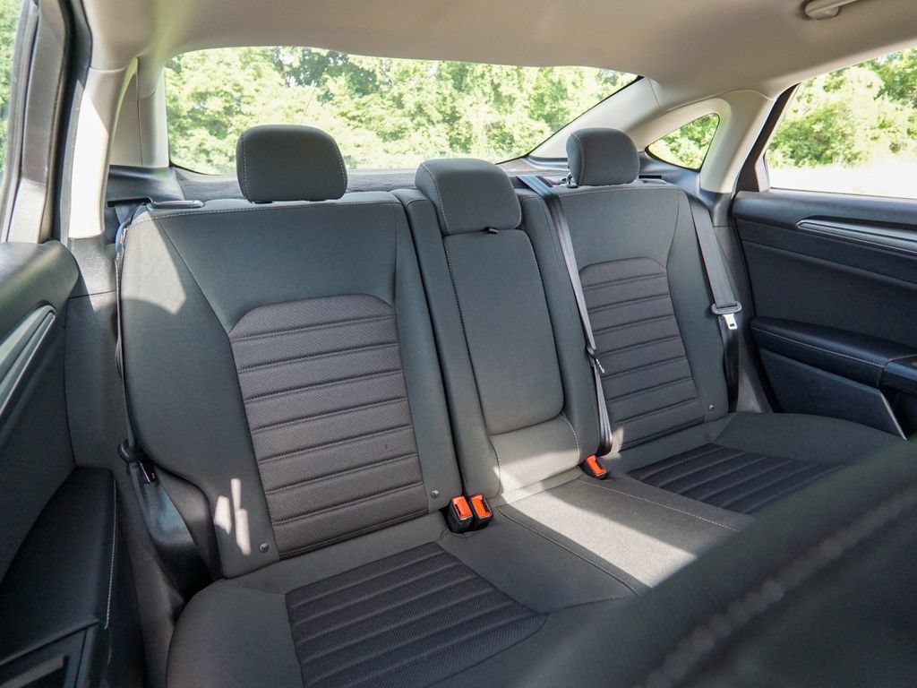 Used 2020 Ford Fusion SE FWD image 26