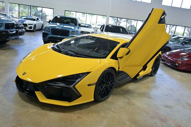 Used 2024 Lamborghini Revuelto AWD/4WD image 8